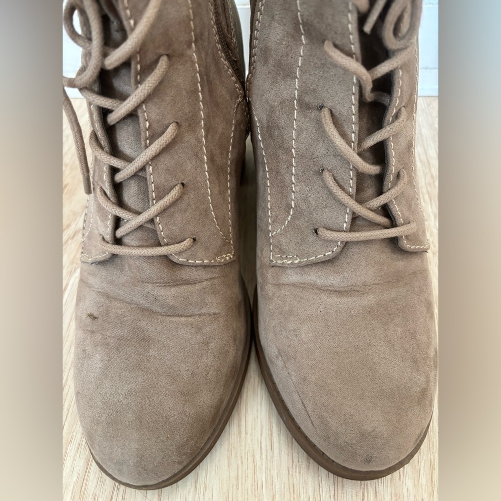 Target Tan Universal Thread Lace-Up Boots size 11 - Picture 5 of 8